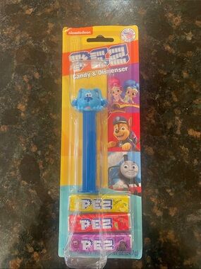 New BLUES CLUES PEZ DISPENSER W CANDY.  Collectible.